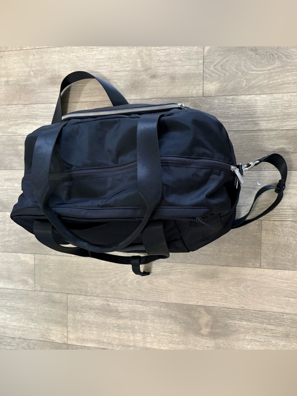 Lululemon duffle bag - Picture 5 of 10